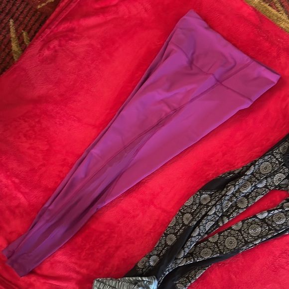 3 pair of leggings all size small - Picture 5 of 9